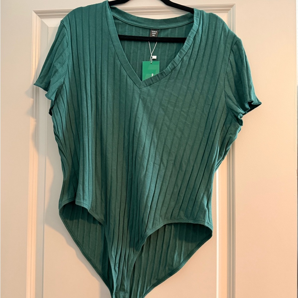 SHEIN V-Neck Ribbed Green Top